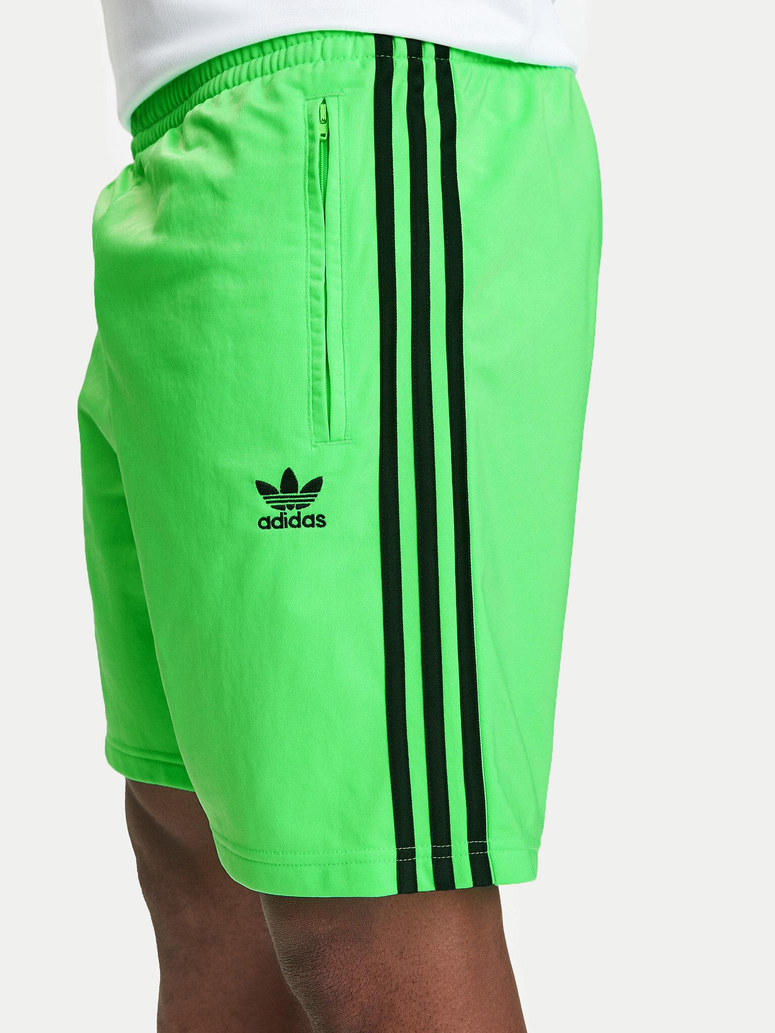 Спортни шорти adidas