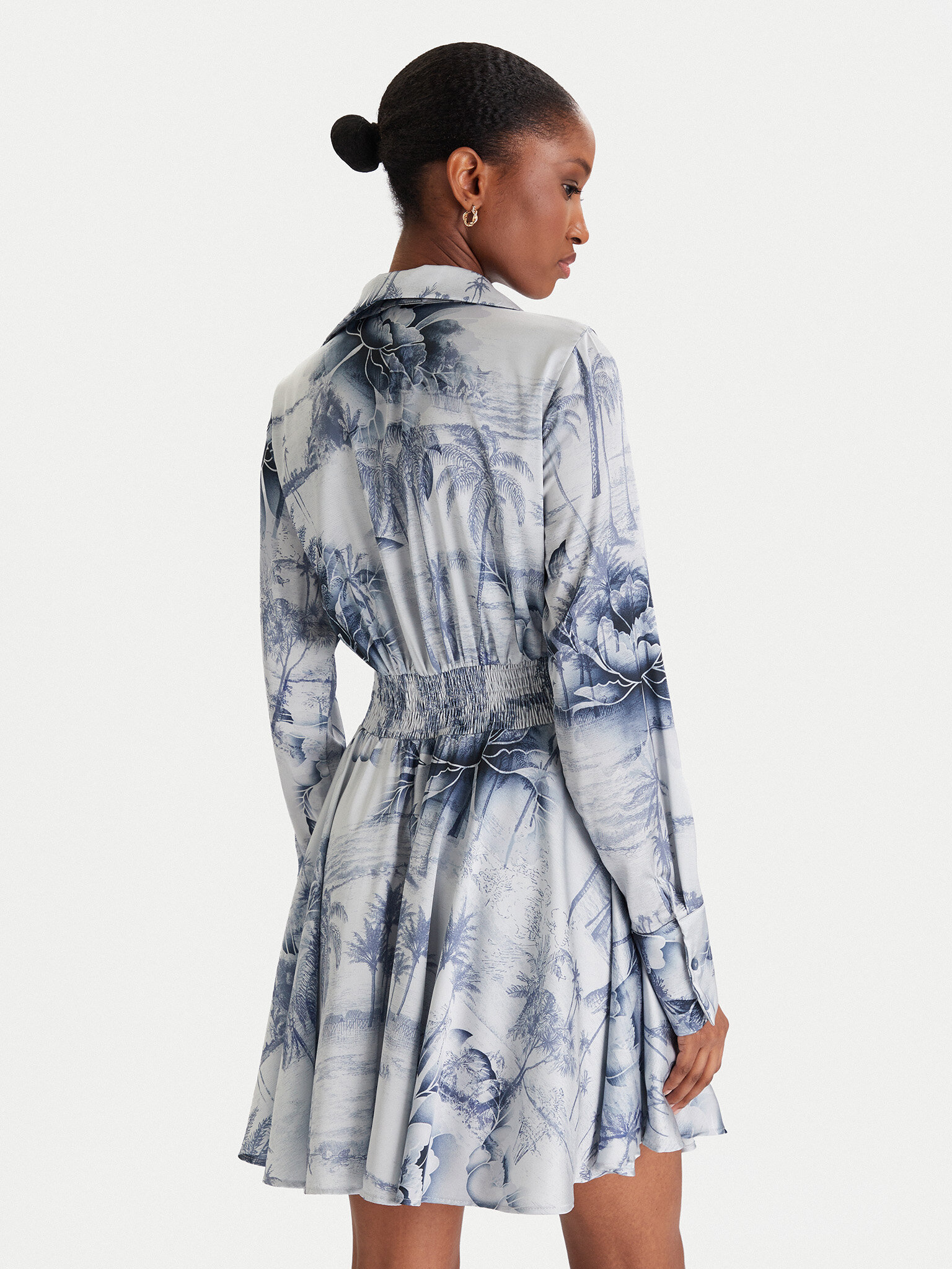 Коктейлна рокля Guess