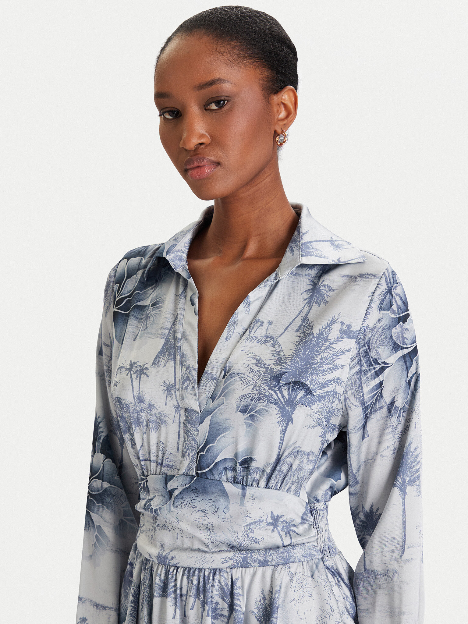 Коктейлна рокля Guess