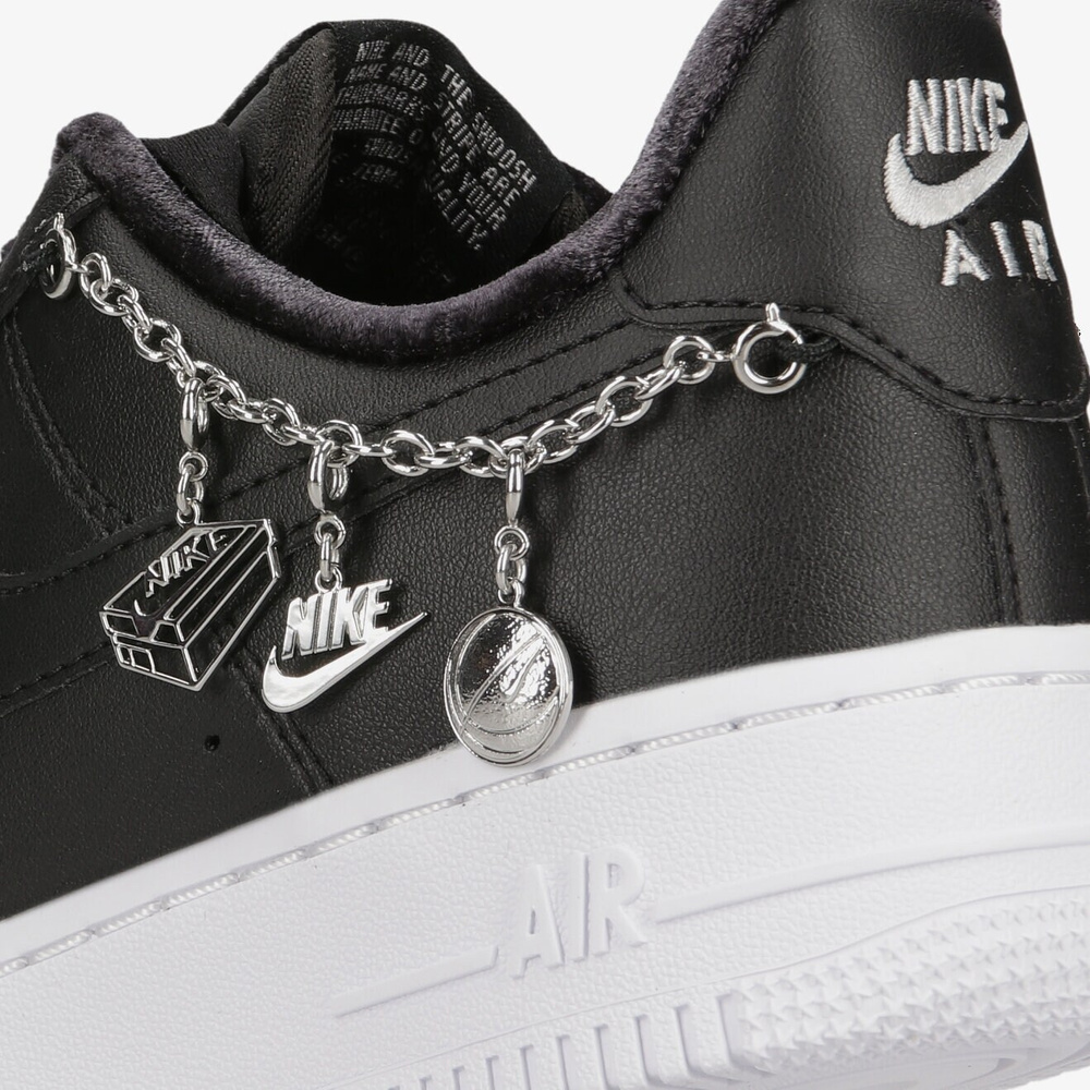 Nike WMNS Air Force 1 '07 LX - Маратонки