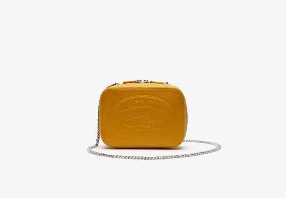 жълта дамска чанта на Lacoste със сребриста верижка