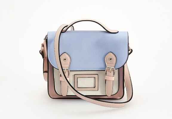 дамска чанта куфарче в бяло, синьо и розово
