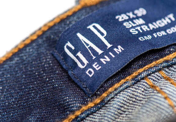 етикет на дънки на gap отблизо
