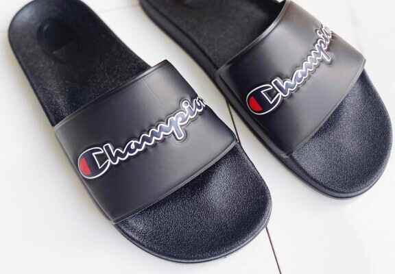 черни чехли с лого на Champion
