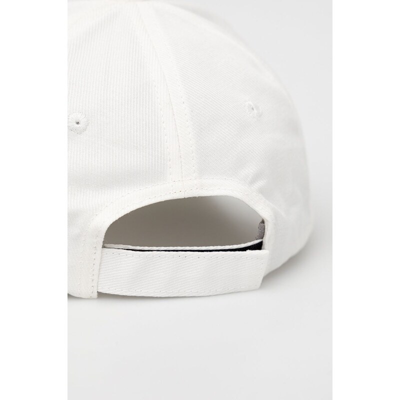 Памучна шапка Emporio Armani в бяло с апликация 627920 CC990