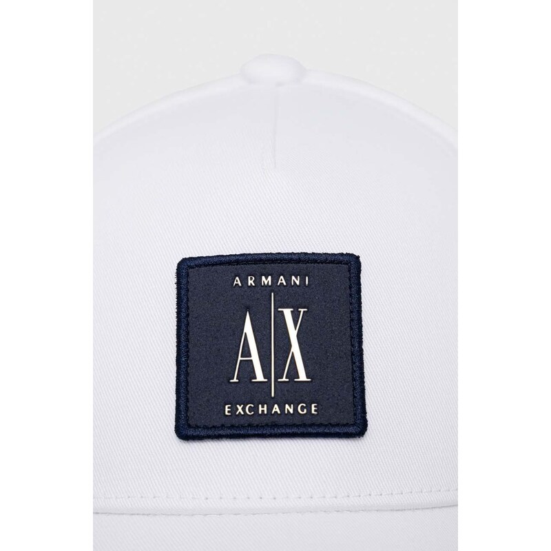 Памучна шапка с козирка Armani Exchange в бяло с апликация 954219 CC812