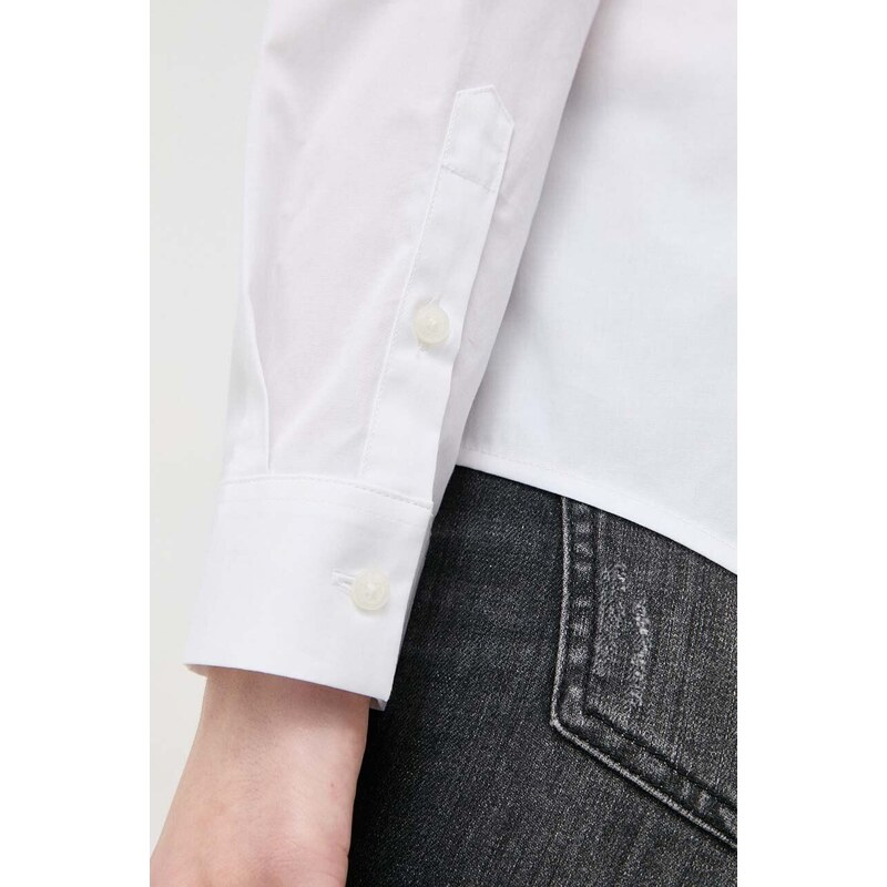 Риза Armani Exchange дамска в бяло с кройка по тялото с класическа яка