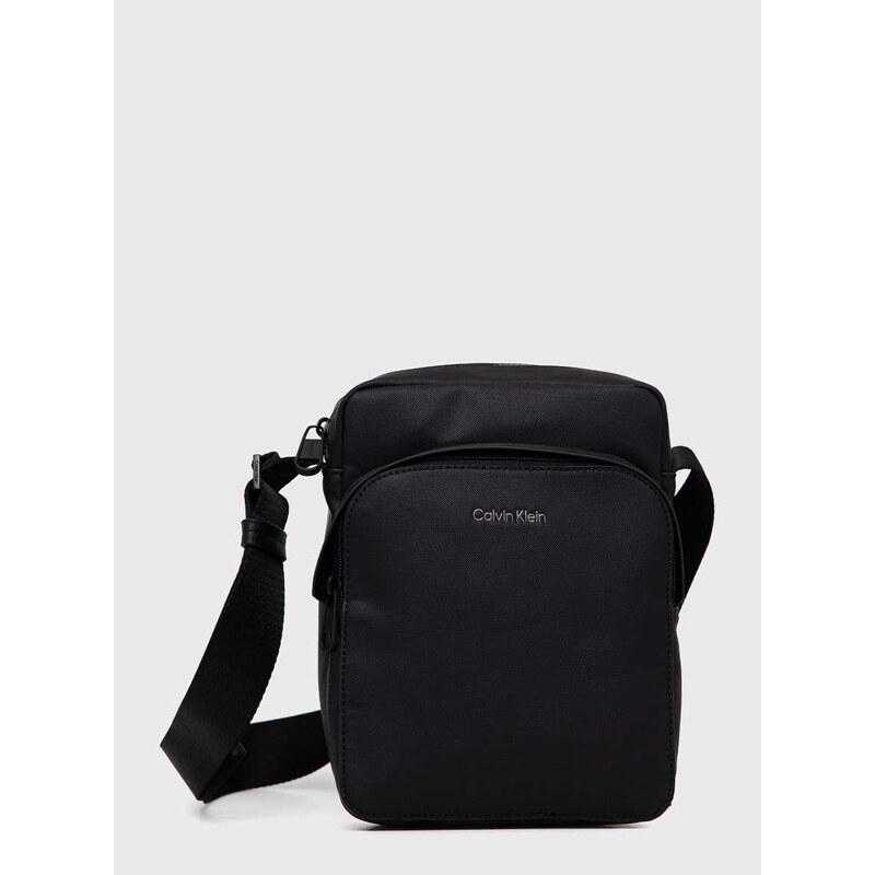 Чанта през рамо Calvin Klein в черно K50K510287