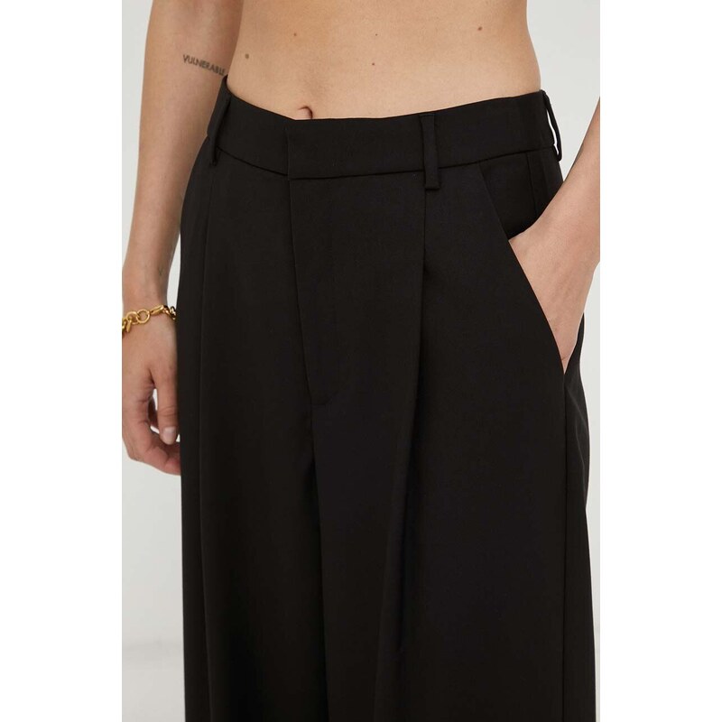 Панталон Gestuz в черно със стандартна кройка, с висока талия 10905912