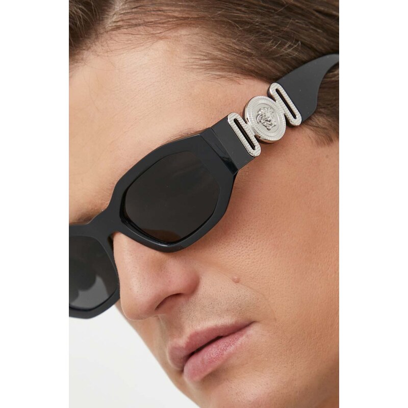 Слънчеви очила Versace в черно