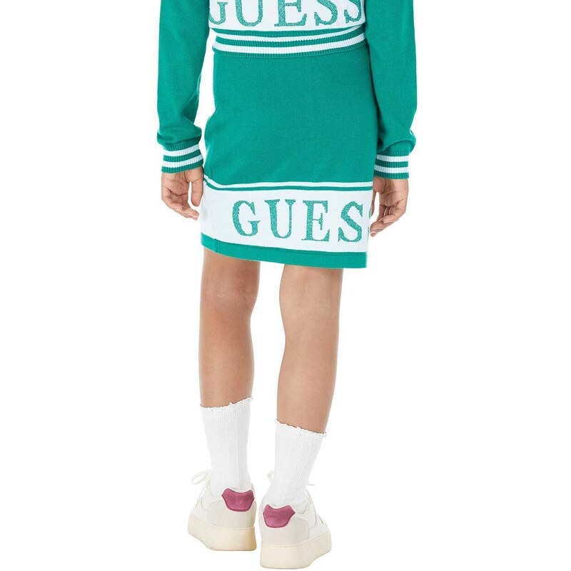Детска пола Guess в зелено къса със стандартна кройка