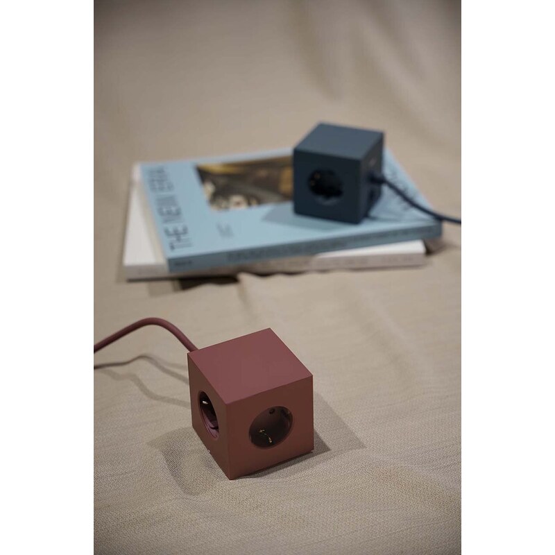 Магнитен зареждащ куб Avolt Square 1, 2 x USB, 1,8 m