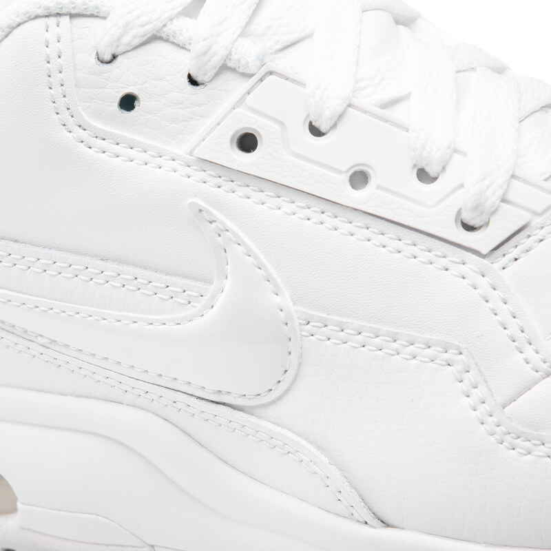 687977 nike