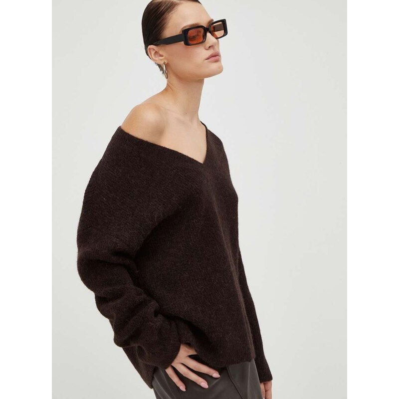 Вълнен пуловер Gestuz дамски в кафяво