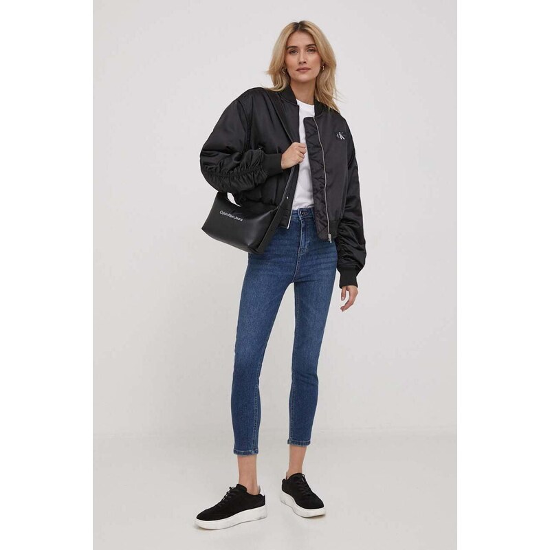 Яке бомбър Calvin Klein Jeans в черно преходен модел J20J222591