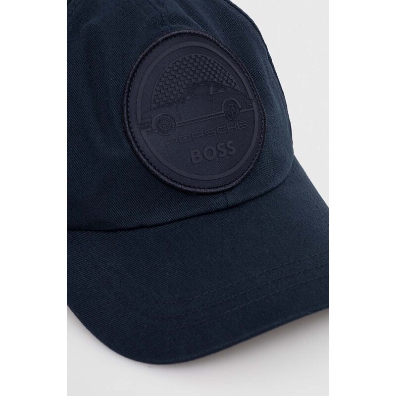 Памучна шапка с козирка BOSS в тъмносиньо с апликация 50509029