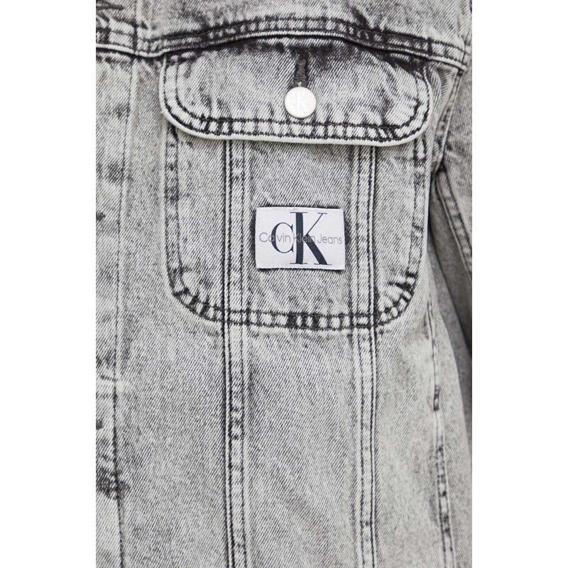 Дънково яке Calvin Klein Jeans в сиво преходен модел J30J324574