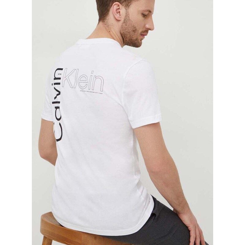 Памучна тениска Calvin Klein в бяло с принт K10K112495
