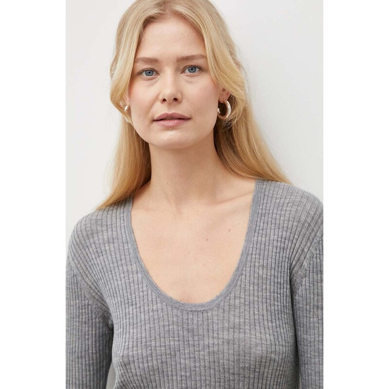 Вълнен пуловер By Malene Birger дамски в сиво от лека материя