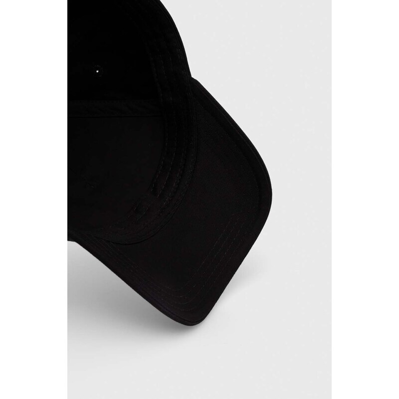 Памучна шапка с козирка HUGO в черно с апликация 50496033