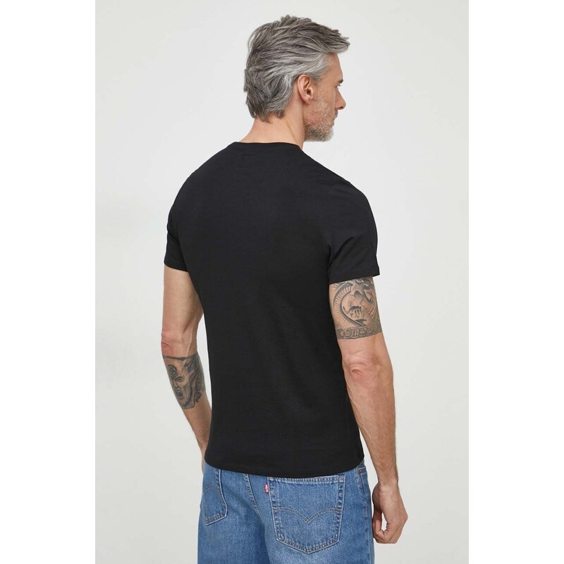 Памучна тениска Guess PIMA в черно с апликация M2BP47 K7HD0