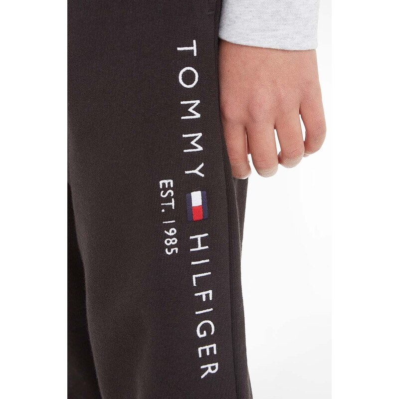 Детски панталон Tommy Hilfiger в черно с апликация KS0KS00214
