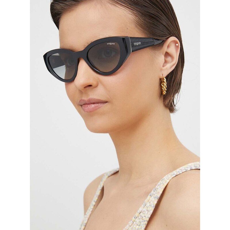 Слънчеви очила VOGUE в черно 0VO5566S