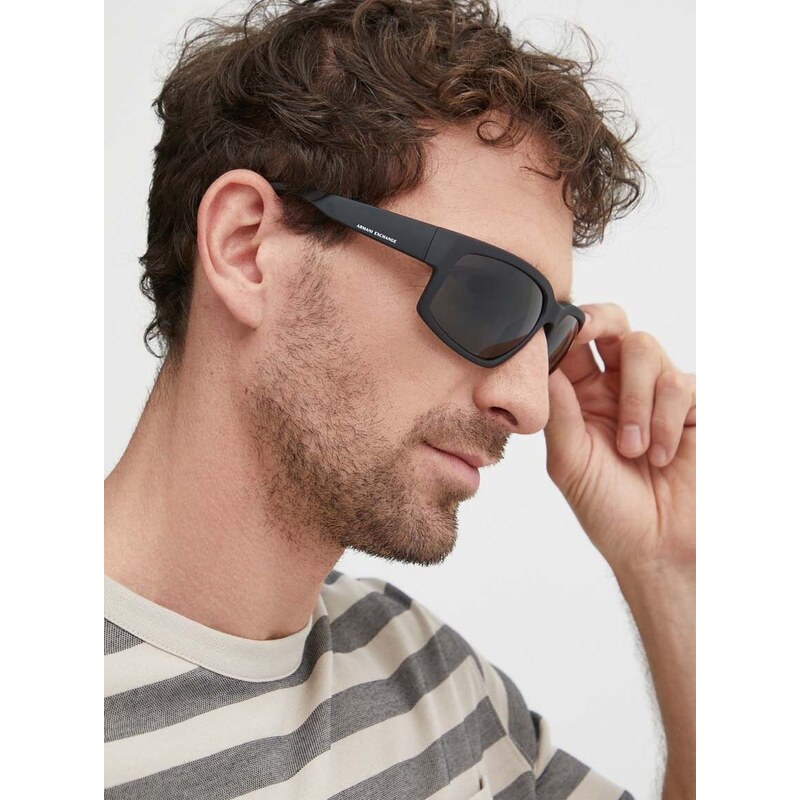 Слънчеви очила Armani Exchange в черно 0AX4142SU