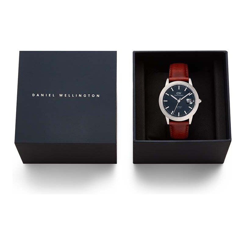 Часовник Daniel Wellington мъжки в кафяво DW00100755