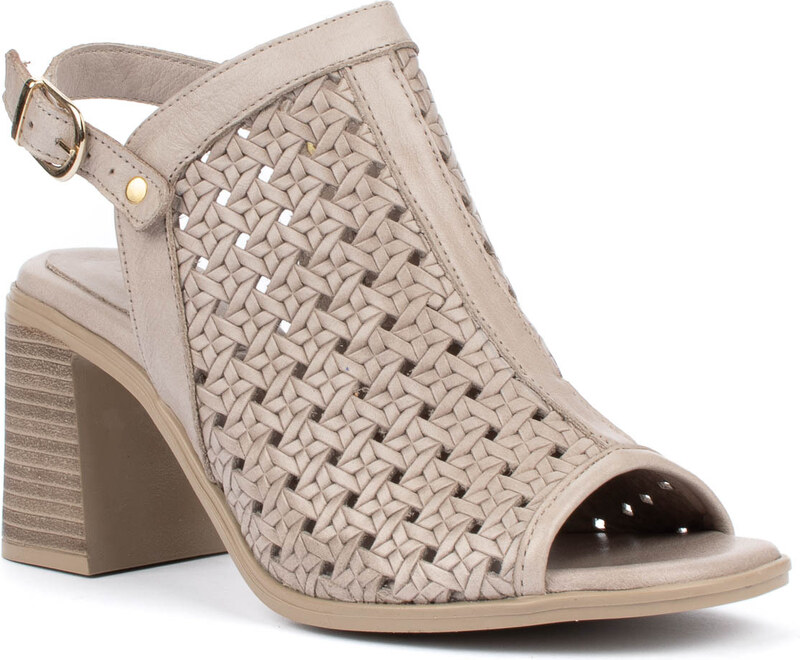 Бежови дамски сандали от естествена кожа