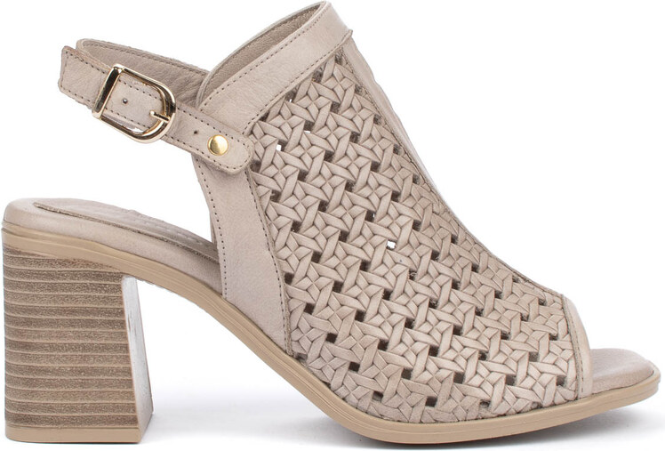 Бежови дамски сандали от естествена кожа