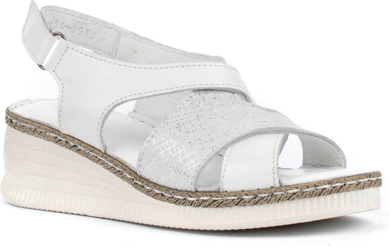 Бели дамски сандали от естествена кожа