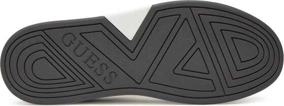 Сникърси Guess