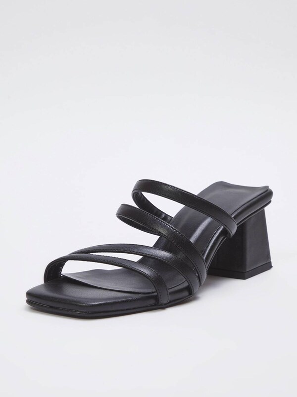 Trendyol Чехли черно