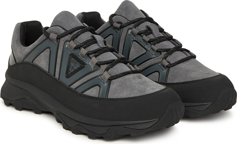 Сникърси Guess