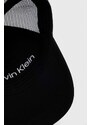 Шапка с козирка Calvin Klein в черно с апликация K50K510334