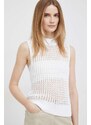 Памучен елек Calvin Klein в бяло от лека материя с ниско поло