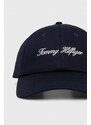 Памучна шапка с козирка Tommy Hilfiger в тъмносиньо с апликация