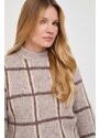 Пуловер с вълна Guess дамски в кафяво от топла материя