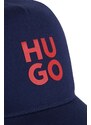 Детска памучна шапка с козирка HUGO в тъмносиньо с апликация