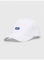 Памучна шапка с козирка Hugo Blue в бяло с апликация 50522266