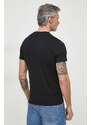 Памучна тениска Guess PIMA в черно с апликация M2BP47 K7HD0